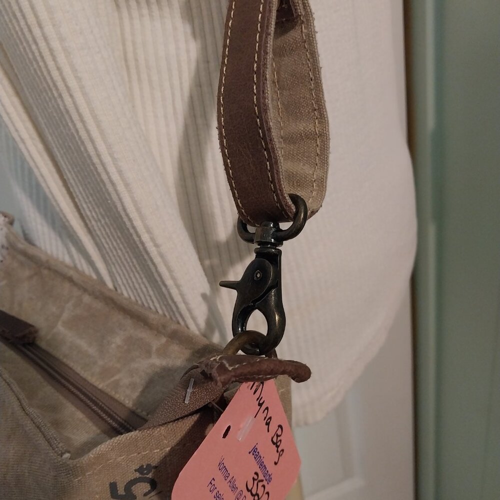 3522 Medium Myra Shoulder Bag Like New. 12" X 11" with 24" Strap Drop. - Picture 5 of 11